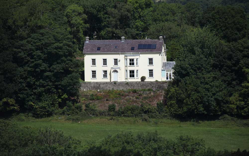 Allt Y Rheini Exterior Picture